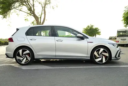 2024 Volkswagen GOLF GTI thumbnail 4