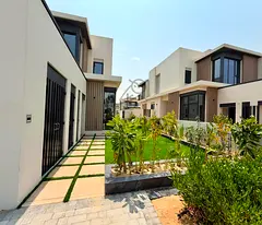 Corner | Single Row | Landscaped Family Home