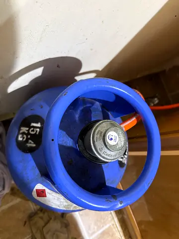 15 kg Blue LPG Gas Cylinder - Good Condition