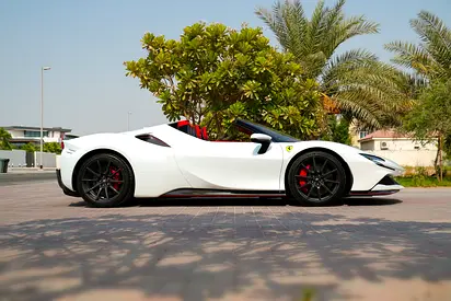 صورة 3 لـ 2022 Ferrari SF90 SPIDER