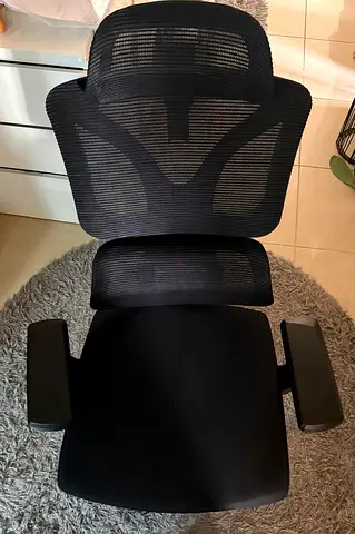 Black office chair