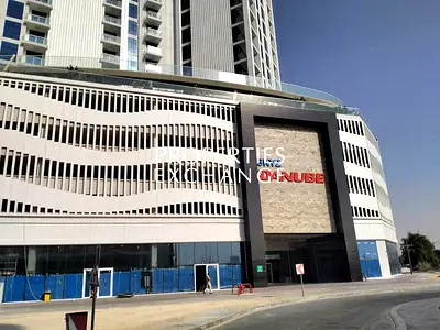 MODERN DESIGN | PRIME LOCATION | VACANT