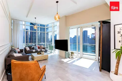 Corner I Upgraded Duplex I Canal view I 3 Parkings