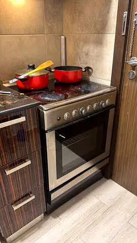 Used freestanding electric oven - good working condition
