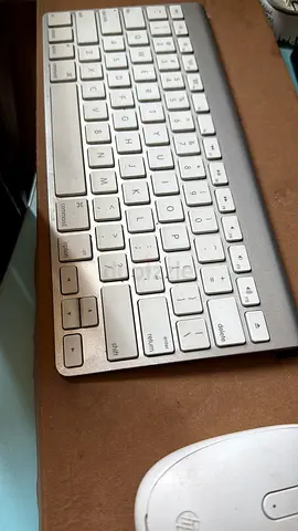 Apple Slim Silver Wireless Bluetooth Keyboard - Good Condition