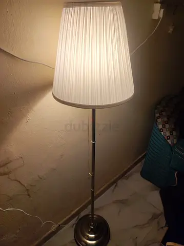 Standing floor lamp with pleated white shade - good working condition