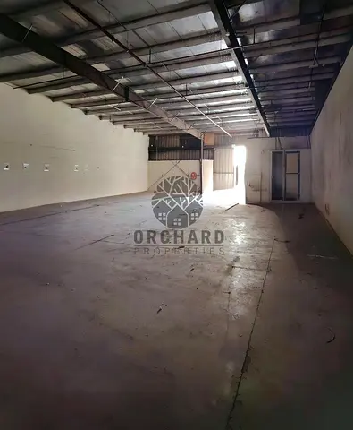 4100 sqft/height 7M/storage/roadfacing loaction/loading unloading space abilable/office/washroom/re