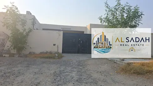 للبيع بيت في الغافية علي براحة في 4غرف وصالة ومجلس ومطبخ مساحة 2500 موجر 55000 الف مطلوب في 750000 الف