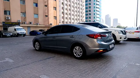 2019 Hyundai ELANTRA 照片 2