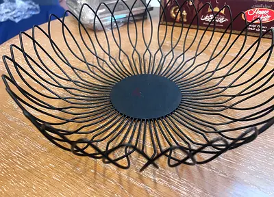 Black Metal Decorative Fruit Bowl / Centerpiece