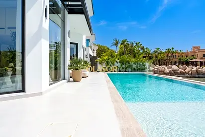 OLASOR Private Chauffeur Package | Luxury Private Villa | on the Palm | Private Pool | Multiple Opt
