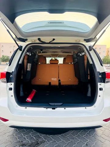2020 Toyota FORTUNER 照片 15