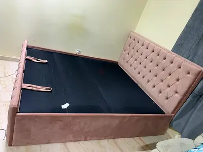 King size upholstered bed frame with tufted headboard -hydrolic bed good condition