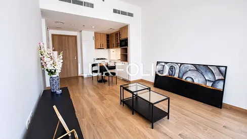 Upper Floor | Sleek Modern Design | Vacant