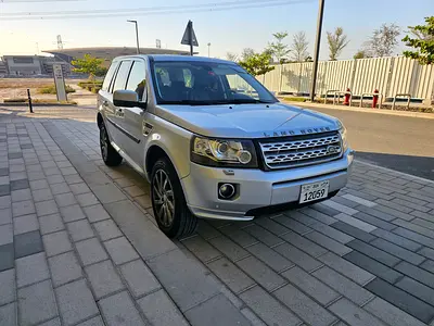 Fixed Price Urgent Sale Land Rover LR2 HSE Luxury 2015 GCC Specs in Brand New Condition