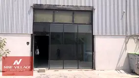 ✦ EXCLUSIVE PREMIUM WAREHOUSE FOR RENT AL QUOZ 3 • DUBAI 7,500 SQ. FT. TOTAL SPACE | 5,500 SQ. F