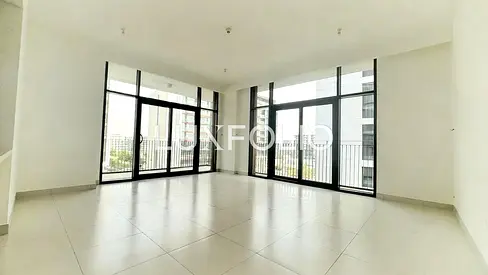 Burj and Pool View | Exclusive | Spacious