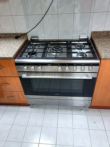 Siemens full gas cooking 90 by 60 cm