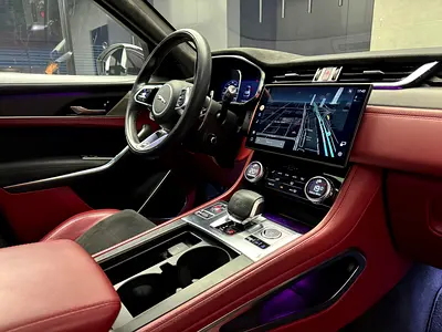 2021 Jaguar F-PACE — миниатюра 12