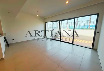 SINGLE ROW | SPACIOUS | CLOSE TO THE PARK | B-U-A 2273-SQ-F
