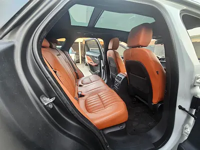 2017 Jaguar F-PACE — фото 9