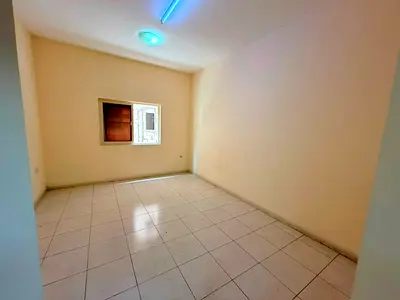 اجمل الشقق باارقي الاماكن _ بااقل الاسعار _ غرفه وصاله _ بموقع حيوي وخدمي قريب من المحكمه _ بسعر 25,000 درهم سنويا