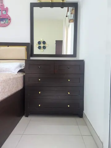 Dark wood 6-drawer dresser with mirror - good condition