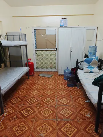 BACHELORS BEDSPACE AVAILABLE IN KARAMA