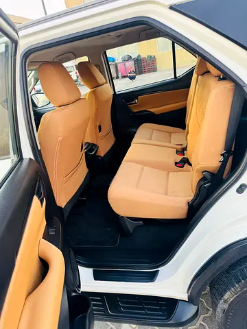 2020 Toyota FORTUNER 照片 12