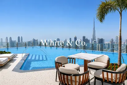 Luxury Duplex | Upgraded | Large Layout
