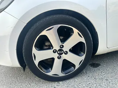 2015 KIA RIO 照片 18