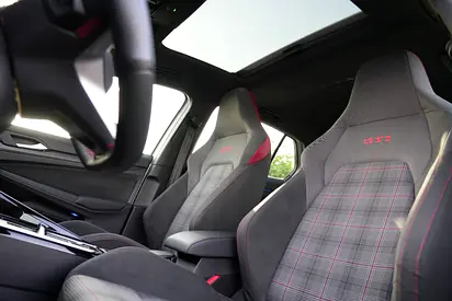 2024 Volkswagen GOLF GTI thumbnail 7