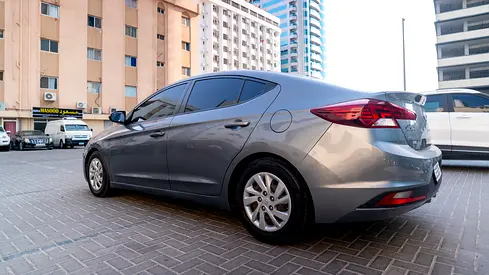 2019 Hyundai ELANTRA 照片 14