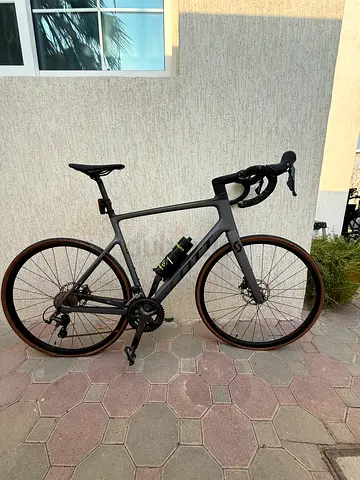 **SCOTT ADDICT 40 CARBON – SIZE XL / 58 CM – AED 5,500**