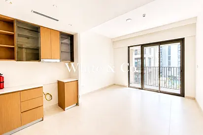 Luxury | Fully Upgraded | Pool Views.