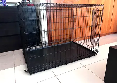Large Foldable Metal Dog Crate with Tray - Good Condition
