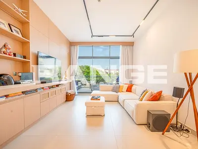 Upgraded | Vacant on Transfer |Garden Pool View