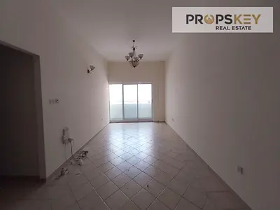 5 Mints Walk from Insurance Market Metro || Only 4 Family || Vacant 2BHK