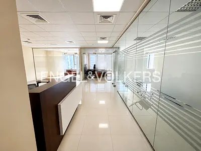Fitted | Lake & Skyline Views | Mid-floor