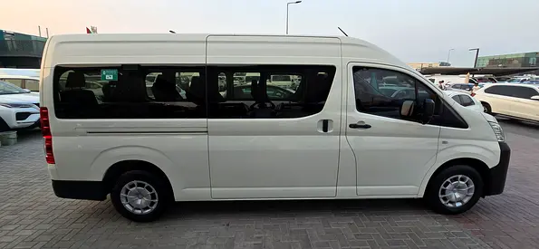 2023 Toyota HIACE — фото 4