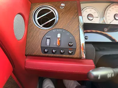 2016 ROLLS-ROYCE DAWN 缩略图 12