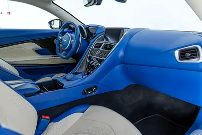 2019 Aston Martin DBS 照片 9