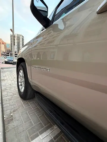 2016 Chevrolet SUBURBAN 照片 8