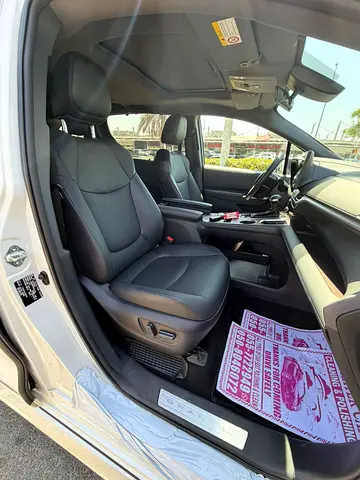 صورة 19 لـ 2025 Toyota SIENNA