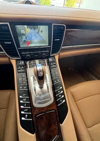 2013 Porsche PANAMERA — миниатюра 14
