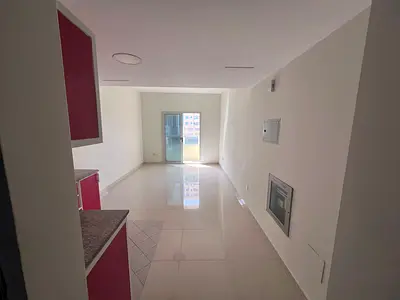 Balcony with open view - Large space - Central air conditioning - Free maintenance - Easy access to