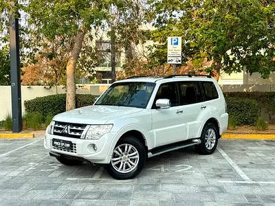 ✨GCC 2012 Mitsubishi Pajero GLS Top Line | 3.8L V6 | Premium 4x4 SUV✨