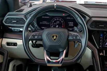 2022 Lamborghini URUS — миниатюра 13
