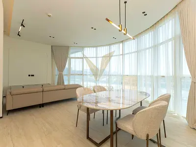 Bright - Elegant 1BR Apartment | Closed Kitchen