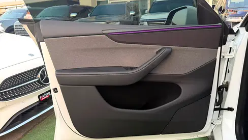 2026 Tesla MODEL Y — миниатюра 17